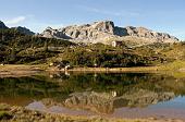 004 Cabianca e rifugio Calvi riflessi nel lago Rotondo